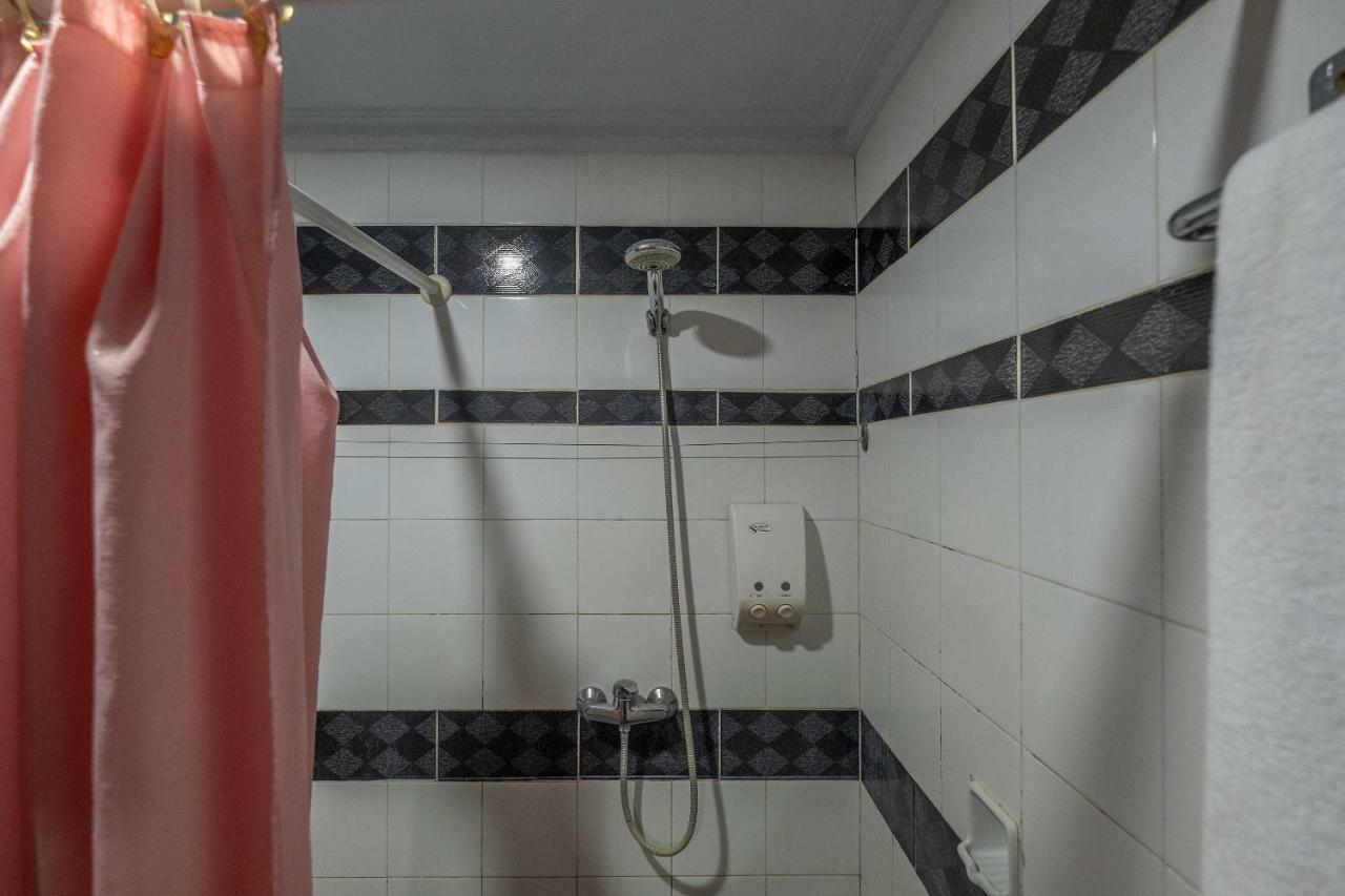Oyo 628 Losari Metro Makassar Esterno foto
